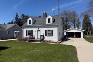 2912 Memorial Dr, Two Rivers, WI 54241 - Photo 2