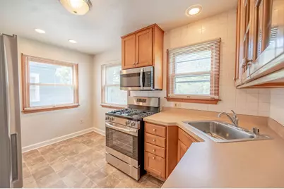 9200 W Swan Cir, Milwaukee, WI 53225 - Photo 4