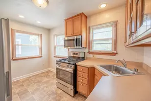 9200 W Swan Cir, Milwaukee, WI 53225 - Photo 4