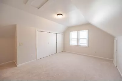 9200 W Swan Cir, Milwaukee, WI 53225 - Photo 12
