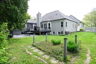 370 Smythe Dr, Williams Bay, WI 53191 - Photo 4