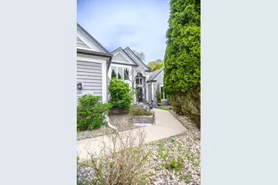 370  Smythe Dr, Williams Bay, WI 53191 - Photo 2