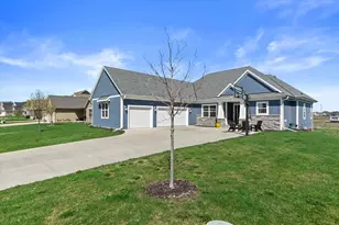 1320 Foxwood Pass, Oconomowoc, WI 53066 - Photo 28
