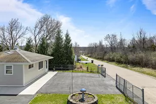 N3358 Hawthorn Rd, Geneva, WI 53147 - Photo 26