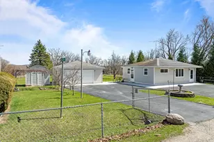 N3358 Hawthorn Rd, Geneva, WI 53147 - Photo 2