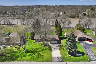 3400  Shorewood Dr, Racine, WI 53404 - Photo 2