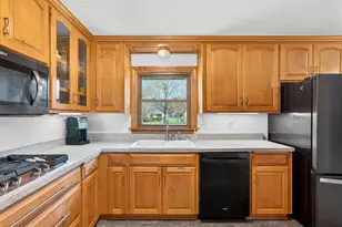 2840 W Southland Dr, Franklin, WI 53132 - Photo 8