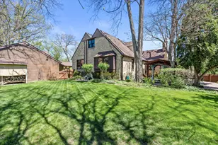 7015 N Milwaukee River Pkwy, Glendale, WI 53209 - Photo 34