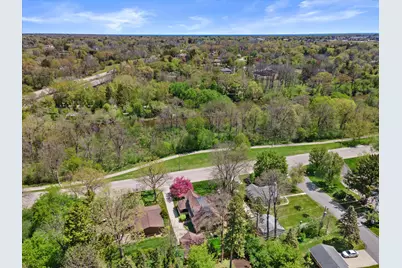 7015 N Milwaukee River Pkwy, Glendale, WI 53209 - Photo 44
