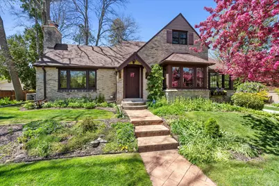 7015 N Milwaukee River Pkwy, Glendale, WI 53209 - Photo 1