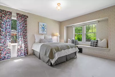 7015 N Milwaukee River Pkwy, Glendale, WI 53209 - Photo 18