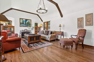 7015 N Milwaukee River Pkwy, Glendale, WI 53209 - Photo 6