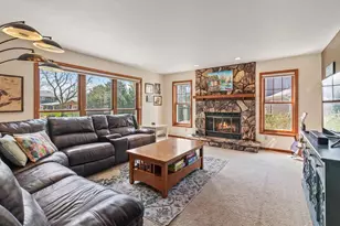 W227N2540 Meadowood Ln, Pewaukee, WI 53186 - Photo 10