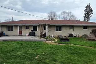 5359 S Allenwood Ln, Hales Corners, WI 53130 - Photo 36