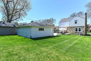 2536 N 88th St, Wauwatosa, WI 53226 - Photo 34