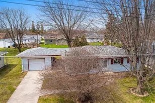 728 S 31st St, Manitowoc, WI 54220 - Photo 2