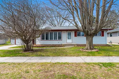 728 S 31st St, Manitowoc, WI 54220 - Photo 20