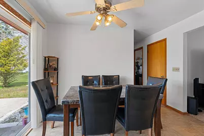 728 S 31st St, Manitowoc, WI 54220 - Photo 6