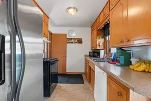 728 S 31st St, Manitowoc, WI 54220 - Photo 8