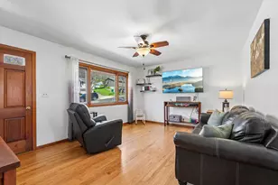 1439 N 12th Ave, West Bend, WI 53090 - Photo 8