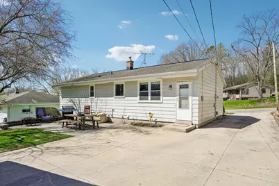 1439 N 12th Ave, West Bend, WI 53090 - Photo 30