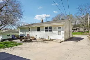 1439 N 12th Ave, West Bend, WI 53090 - Photo 30
