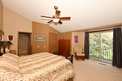 8187 S Forest Hills Cir, Franklin, WI 53132 - Photo 12
