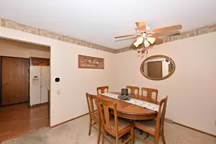 8187 S Forest Hills Circle, Franklin, WI 53132 - Photo 4