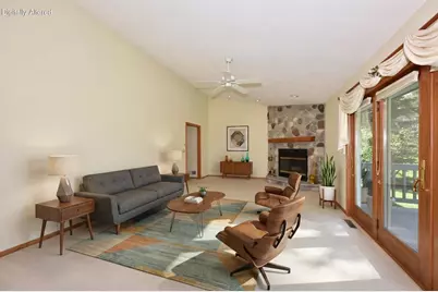 1400  Hidden Fields Dr, West Bend, WI 53095 - Photo 6