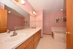 1400 Hidden Fields Dr, West Bend, WI 53095 - Photo 16