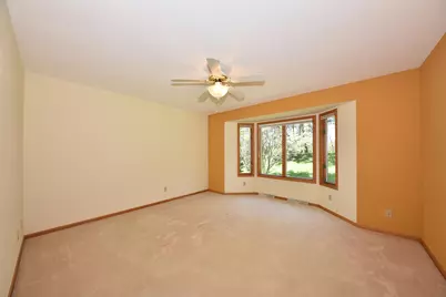 1400  Hidden Fields Dr, West Bend, WI 53095 - Photo 14