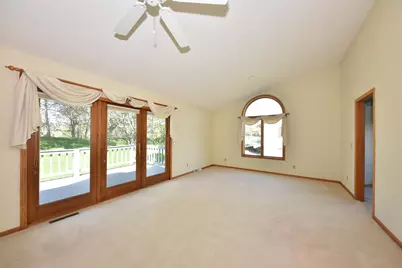 1400  Hidden Fields Dr, West Bend, WI 53095 - Photo 4