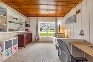 221 E Clovernook Ln, Fox Point, WI 53217 - Photo 16