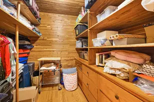 221 E Clovernook Ln, Fox Point, WI 53217 - Photo 14