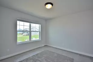 8175 W Bluebird Ct, Mequon, WI 53097 - Photo 22