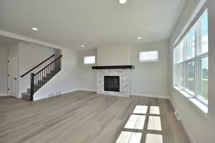 8175 W Bluebird Ct, Mequon, WI 53097 - Photo 8