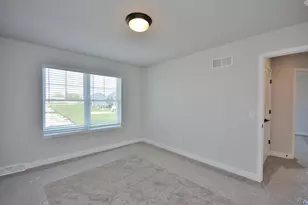 8175 W Bluebird Ct, Mequon, WI 53097 - Photo 22