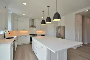8175 W Bluebird Ct, Mequon, WI 53097 - Photo 12