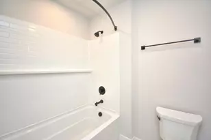 8175 W Bluebird Ct, Mequon, WI 53097 - Photo 24