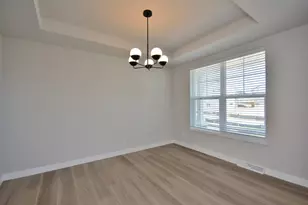 8175 W Bluebird Ct, Mequon, WI 53097 - Photo 4