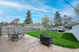 907 Roosevelt Ave, Racine, WI 53406 - Photo 24