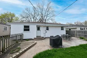 907 Roosevelt Ave, Racine, WI 53406 - Photo 26