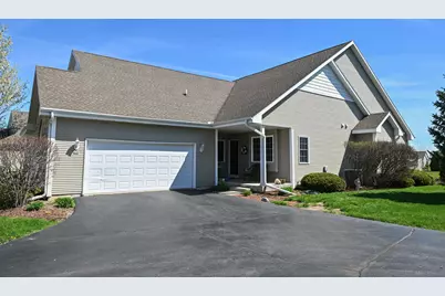 635  Darcy Ln #24, Whitewater, WI 53190 - Photo 2