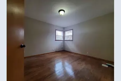 4052 N 85th St #Lower, Milwaukee, WI 53222 - Photo 8
