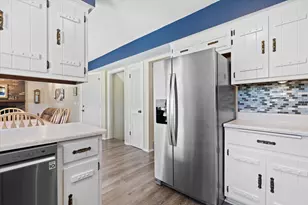 15255 W Glenora Ct, New Berlin, WI 53151 - Photo 12
