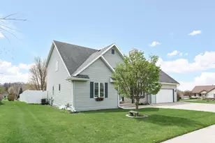 933 South St, Watertown, WI 53094 - Photo 2