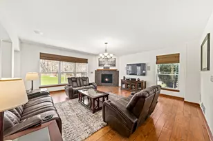 9989 S 31st St, Franklin, WI 53132 - Photo 8