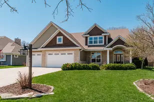 9989 S 31st St, Franklin, WI 53132 - Photo 2