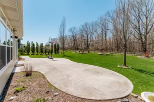 9989 S 31st St, Franklin, WI 53132 - Photo 40