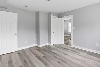 8416 W Bluemound Rd, Wauwatosa, WI 53226 - Photo 12